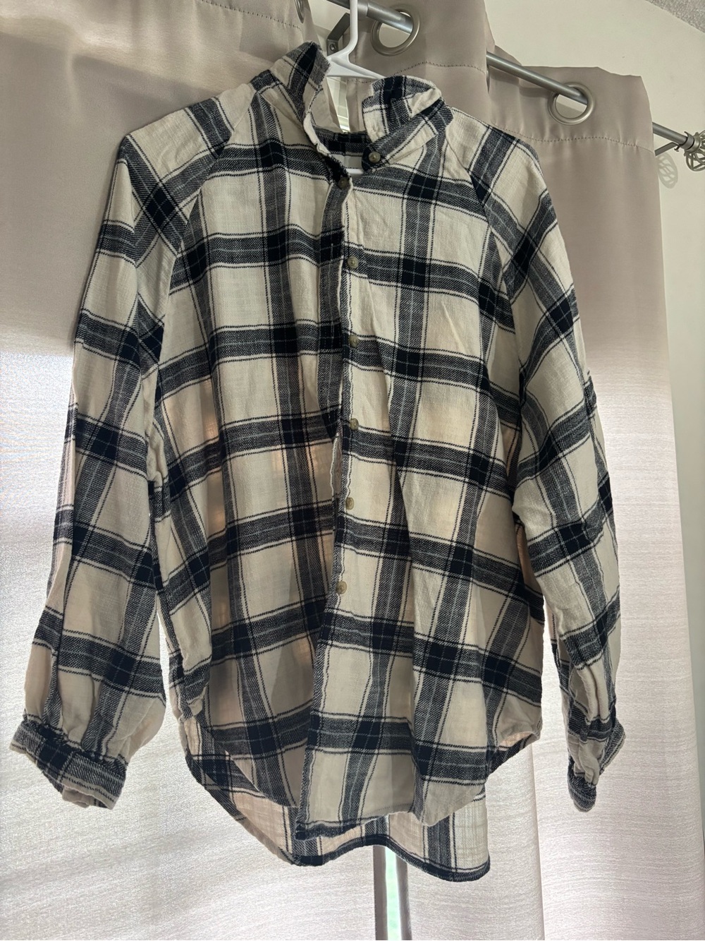 American Eagle Cream and Black Plaid Flannel Shirt